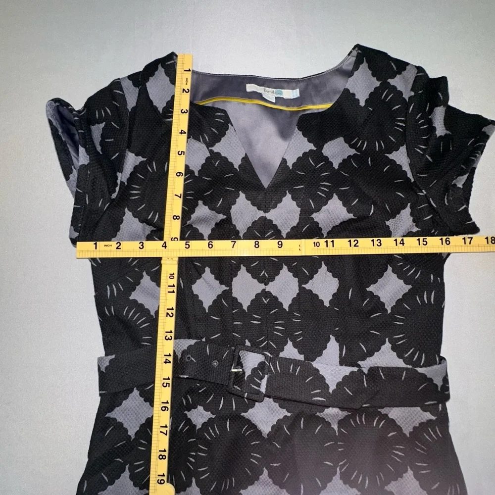 Boden • Purple Grey Black Floral Patterned Dress W/Belt Size 6R - Picture 12 of 13